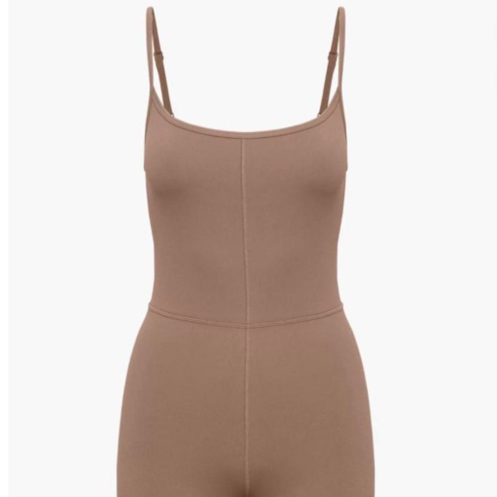 ARITZIA Wilfred Free Divinity 5" Romper Bodysuit -Deep Taupe,